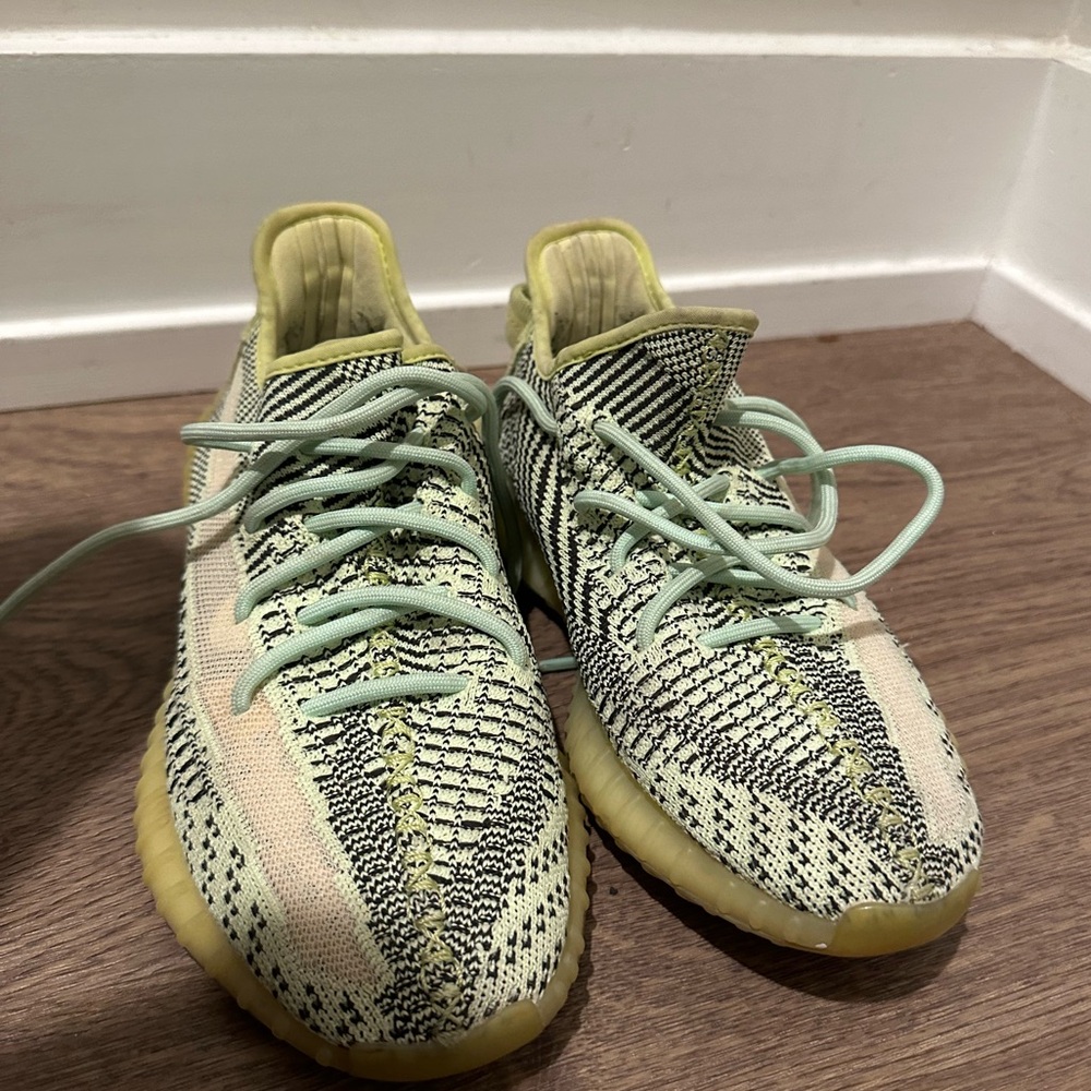 Yeezy Size 7